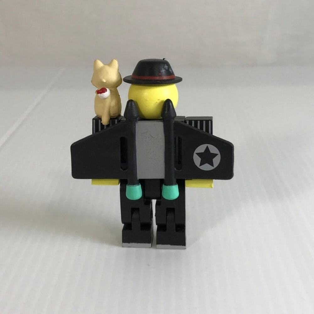 Jazwares Roblox Den_S Figure & Accessories No Code - Picture 3 of 3